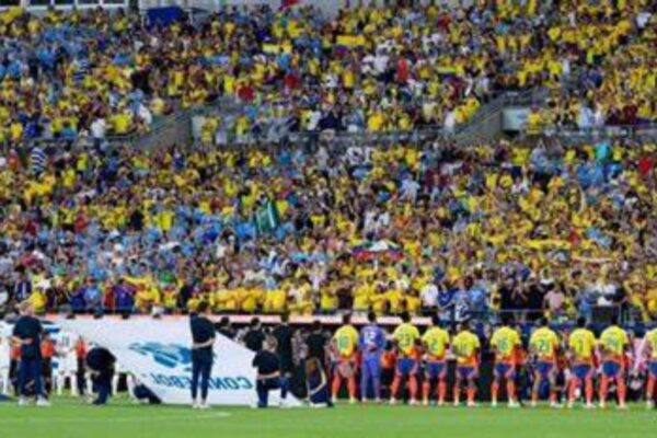 Uruguay Colombie bagarre