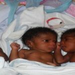 Bénin parents triplés