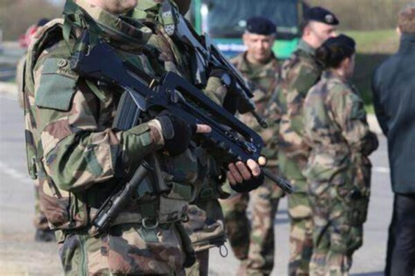 Première ministre armée gouvernement