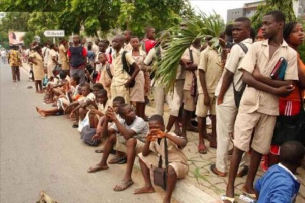 Grève CEG1 Abomey enseignants