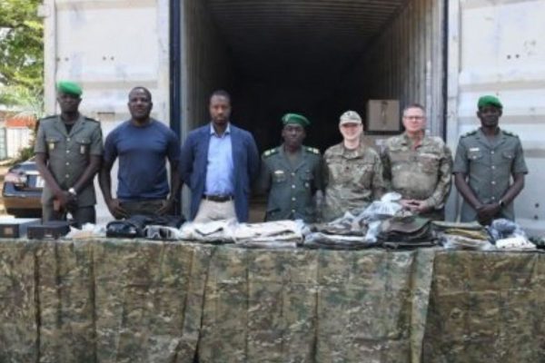 Les États-Unis soutiennent les Forces Armées Béninoises avec du matériel de pointe