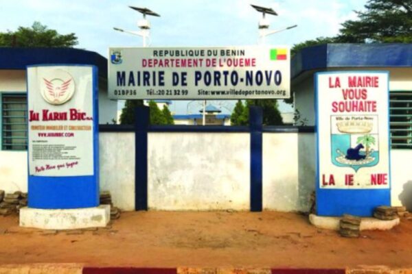 Porto-Novo Diane Sintondji Secrétaire Exécutive mairie