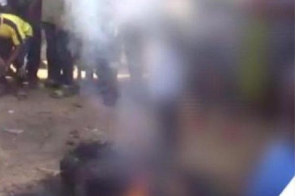 Abomey-Calavi : un présumé braqueur brûlé vif par des habitants à Bozoun