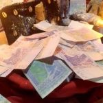 D’Abomey au Gabon : la folle quête d’un “portefeuille magique” inspirée par Facebook