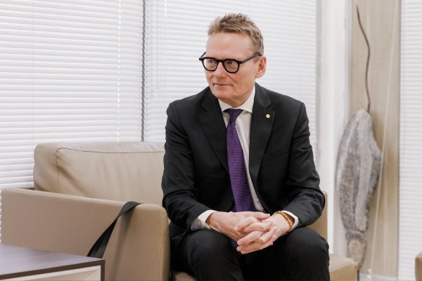 JSEB 2025 : le Prix Nobel James Robinson présent à Cotonou