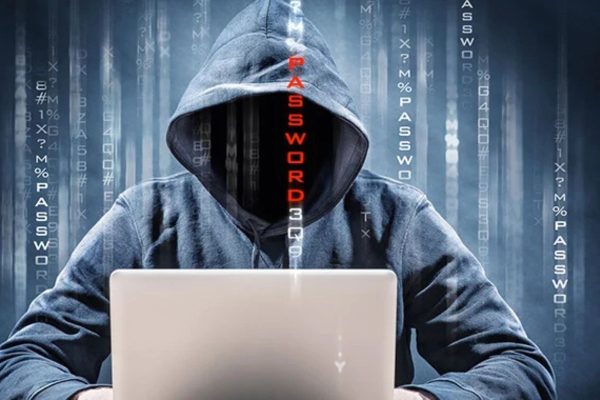 Bénin : un faux aide-soignant jugé pour escroquerie et chantage sur Internet